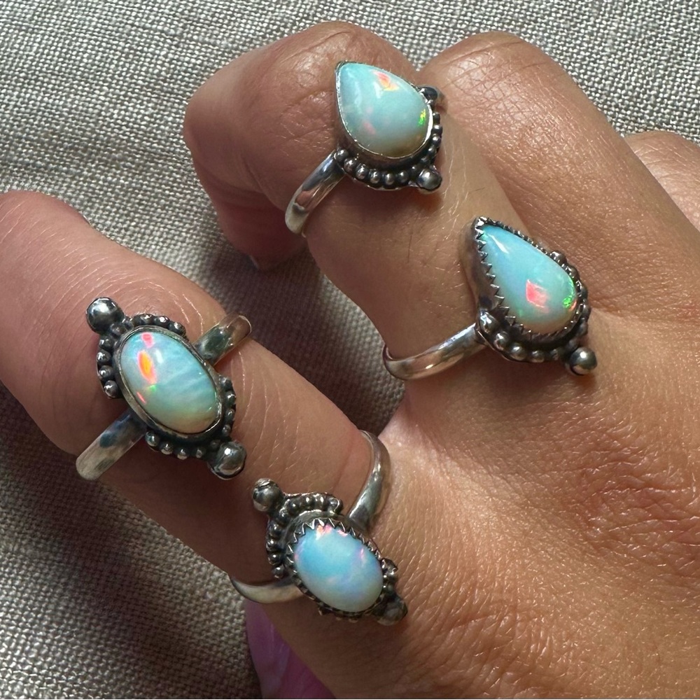 Opal ring - Picture 2 of 2